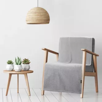 Narzuta na fotel 70x160 cm srebrna o miękkiej strukturze  BUKLA