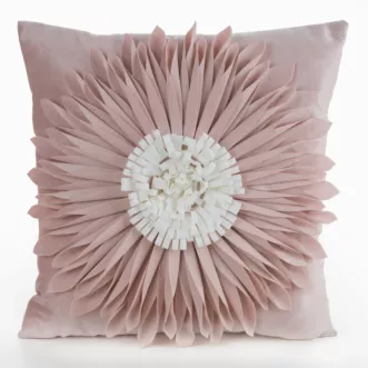 Poszewka na poduszkę 45 x 45 cm z welwetu kolor pudrowo, kremowy zdobiona dużym kwiatem 3D FLORES 3