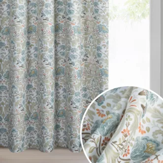 Zasłona biało, niebieska z tkaniny zaciemniającej zdobiona nadrukiem roślinnym 135x270 cm taśma - ASHLEY