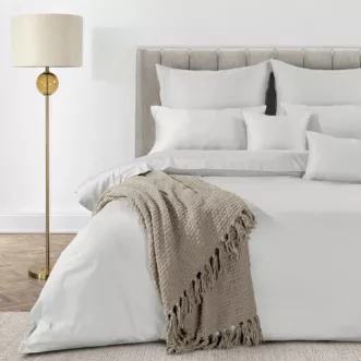 Pościel 140x200 cm komplet 2 częściowy z bawełny, makosatyny kolor biały z ozdobną kantą i haftem kolekcja MINGE ELEGANTE