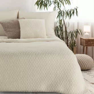 Koc 130x160 cm kremowy z widocznym plecionym splotem KAYLA
