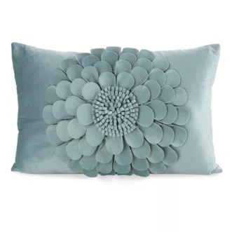 Poszewka na poduszkę 30 x 50 cm z welwetu kolor miętowy zdobiona trójwymiarowym motywem kwiatu FLORES 2