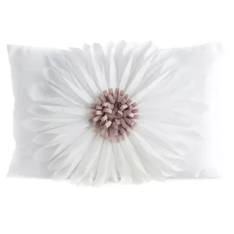 Poszewka na poduszkę 30 x 50 cm z welwetu kolor kremowo, pudrowy zdobiona dużym kwiatem 3D FLORES 3