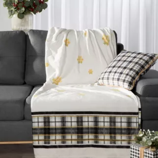 Koc akrylowy 150x200 cm biało, złoty świąteczny z motywem śnieżynek ANGEL