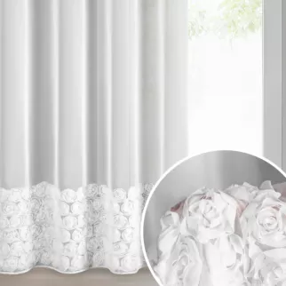 Firana biała z siateczki zdobiona aplikacją 3D w róże 140x250 cm przelotka - ROSES3 - Eva Minge