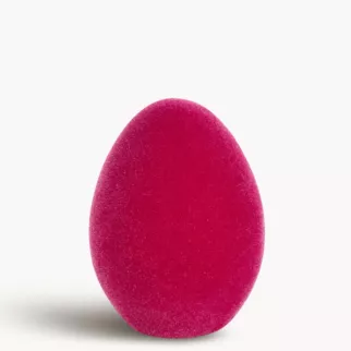 Wielkanocna figurka w kształcie jajka o strukturalnym meszkowym wykończeniu
