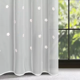 Firana biało, różowa z kwiatuszkami haftowanymi puszystą nicią 140x250 cm przelotka ELSA