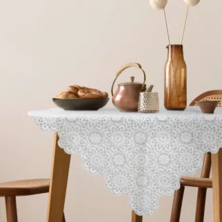 Obrus na stół 85x85 cm biały zdobiony haftem - IRINA