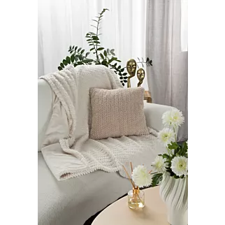 Narzuta-koc kremowy 130x170 cm z przyjemnego futerka LARIS