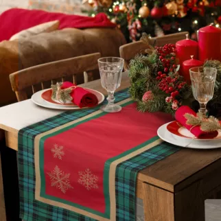 Bieżnik na stół czerwono, zielony 45x140 cm gobelinowy CHERRY z motywem złotych śnieżynek i ozdobną kantą w kratę