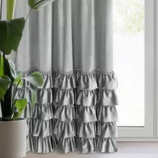 Zasłona welwetowa srebrna zdobiona falbanami i lśniącymi akcentami 140x250 cm taśma - CARLI