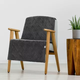 Narzuta na fotel-koc flano 70x160 cm stalowa zdobiona wytłaczanym wzorem CARO Design 91