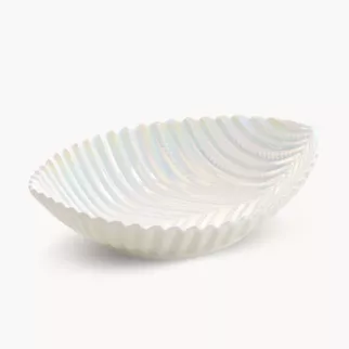 Patera dekoracyjna w kształcie łódeczki zdobiona w perłowym odcieniu NELA