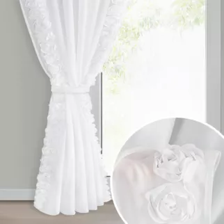 Firana biała z szyfonu zdobiona na brzegach pasem 3D róż z troczkiem w zestawie 140x270 cm taśma - ROSES Eva Minge