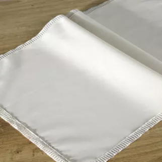 Bieżnik na stół 35x180 cm beżowy SAVONA subtelnie podkreślony wąską koronką REINA LINE