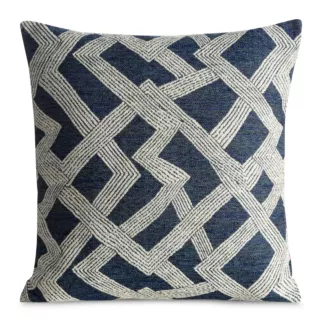 Poszewka na poduszkę 43x43 cm granatowo, kremowa  zdobiona szenilowym geometrycznym wzorem DALIA - kolekcja TOLEDO