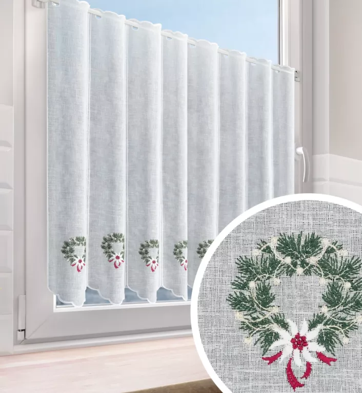 Tkanina firanowa zazdrostka zdobiona świątecznym haftem