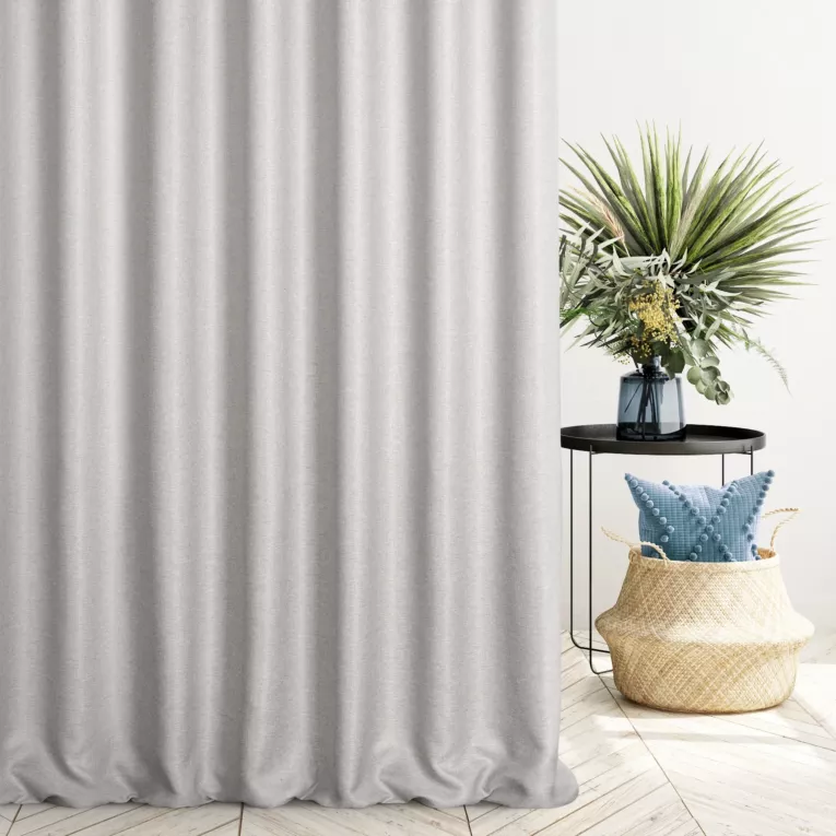 Zasłona szyta na flexach srebrna z tkaniny typu dimout o średnim stopniu zaciemnienia