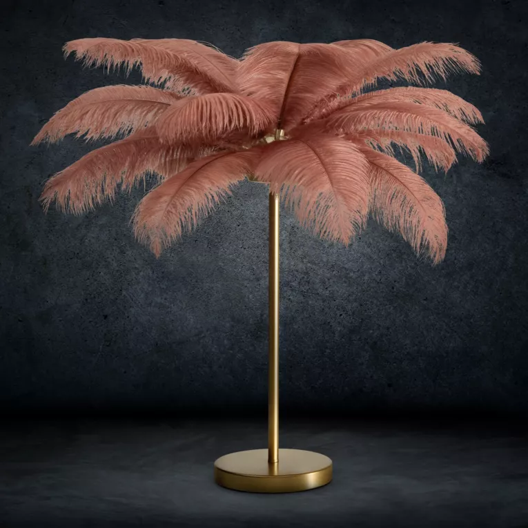 Lampa stojąca do salonu pudrowo różowo, szampańska FERI na metalowej podstawie z niezwykle efektownym abażurem z naturalnych strusich piór