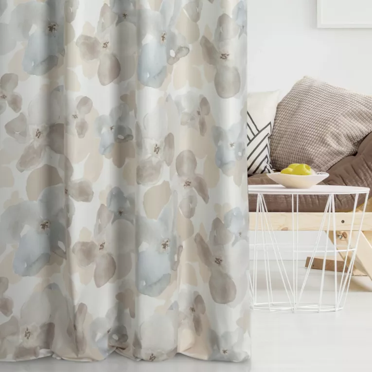 Tkanina zasłonowa miękka, o lekkim splocie,  z malarskim kwiatowym nadrukiem