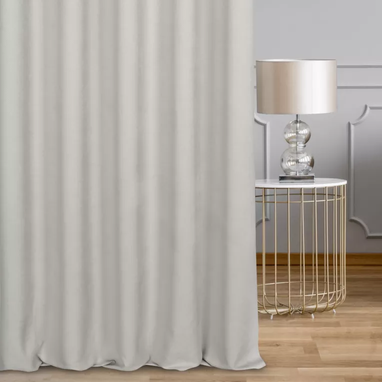 Zasłona szyta na tunelu jasnopopielata z miękkiej tkaniny o welurowej strukturze i wyraźnym splocie