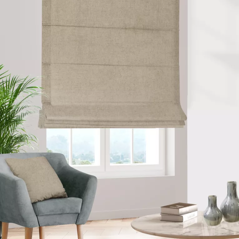 Roleta rzymska jasnobrązowa z miękkiej w dotyku tkaniny szenilowej