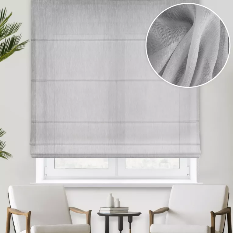 Roleta rzymska srebrna z miękkiej tkaniny o lekkim splocie i delikatnym połysku, wykończona obciążnikiem