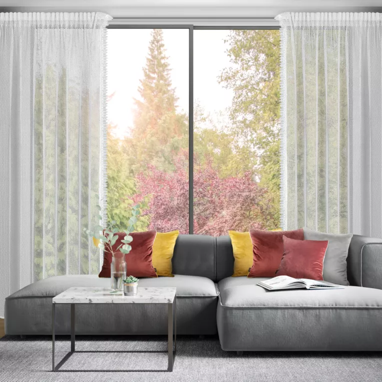 Komplet białych firan 2 szt z siateczki zdobionej na brzegach falbanką, w zestawie troczek 140x270 cm taśma ALEX