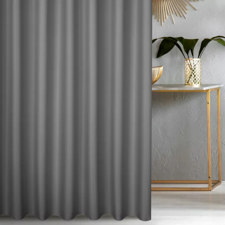 Zasłona szyta na taśmie 5 cm popielata z gładkiej tkaniny zaciemniającej typu dimout wykończona obciążnikiem