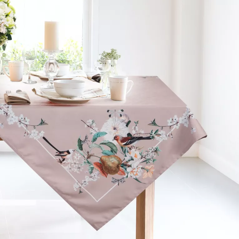 Bieżnik na stół ciemnobeżowy, zielony 85x85 cm SUMMER 5 z nadrukowanym motywem roślinno-zwierzęcym