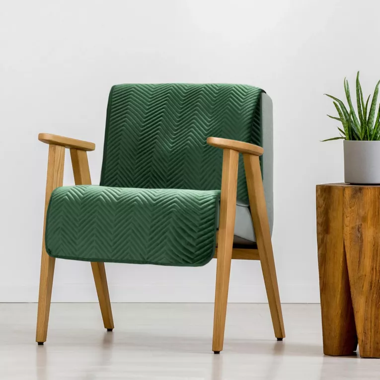 Narzuta welwetowa na fotel ciemnozielony 70x160 cm pikowana w jodełkę metodą hot press SOFIA Eurofirany Premium