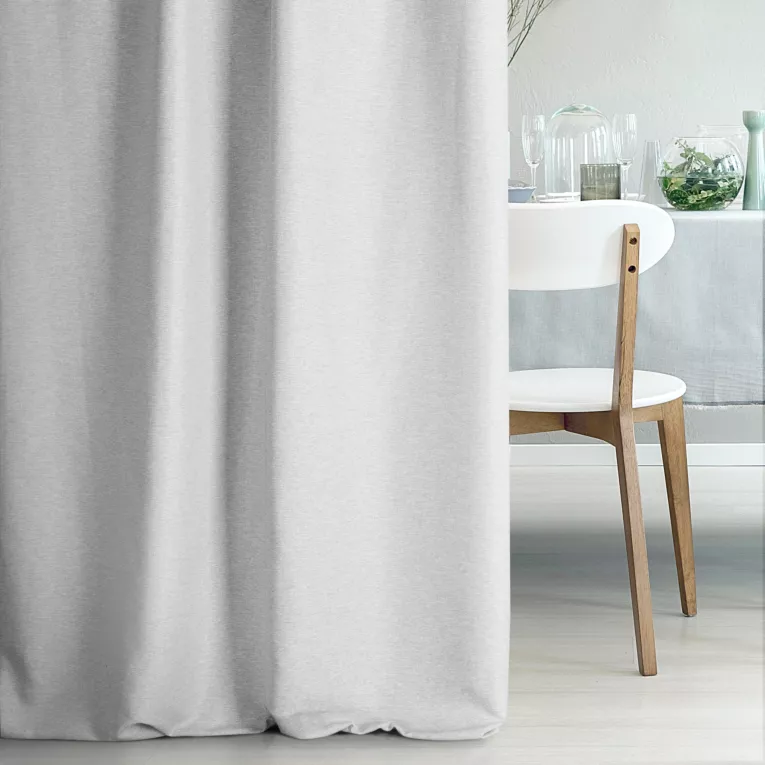 Zasłona szyta na taśmie 5 cm SHELBY jasnoszara z miękkiej tkaniny o naturalnym splocie i delikatnym połysku