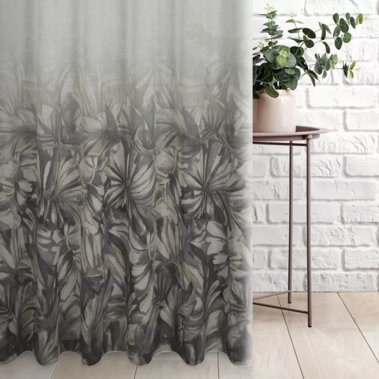 Tkanina firanowa matowa,  etamina, z botanicznym nadrukiem wykończona obciążnikiem