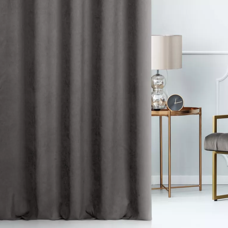 Zasłona szyta na taśmie 5 cm popielata z miękkiej tkaniny o welurowej strukturze