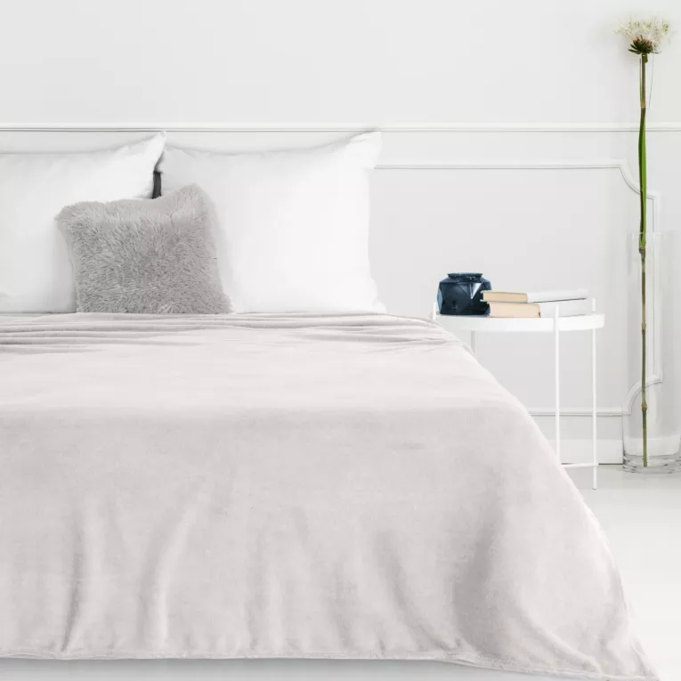 Koc 150x200 cm kremowy miękki i delikatny w dotyku jednokolorowy koc SIMPLE 1