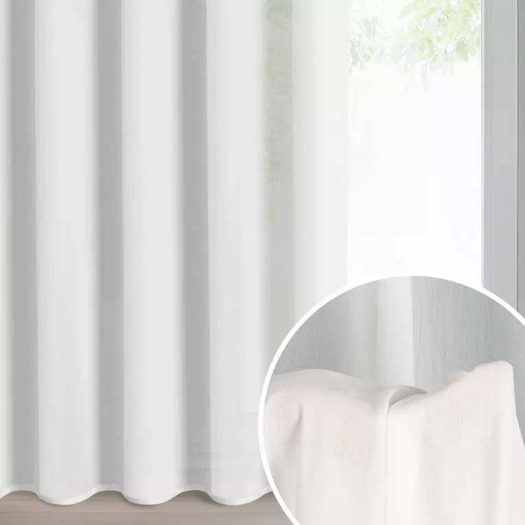 Firana biała z tkaniny szyfonowej zdobiona delikatnymi prążkami 135x270 cm taśma ROSSI