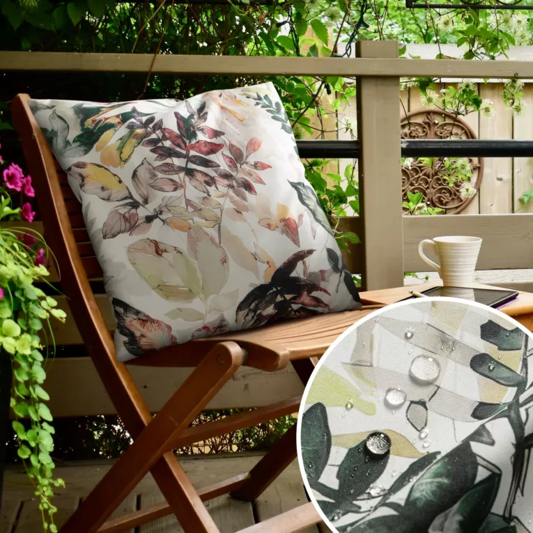 Poszewka na poduszkę 45x45 cm z tkaniny wodoodpornej biało, stalowa idealna do ogrodu i na taras z motywem roślinnym GARDEN 2