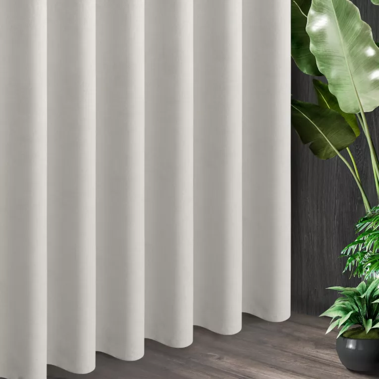 Tkanina zasłonowa o miękkiej, welurowej strukturze