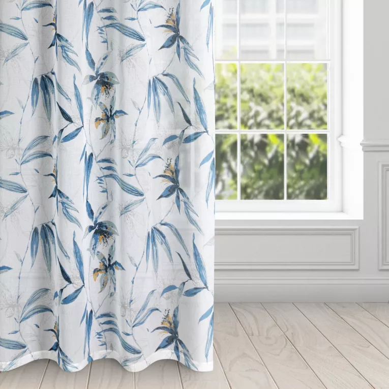 Firana biało, niebieska z etaminy z nadrukiem egzotycznych liści półprzezroczysta 140x250 cm przelotka
