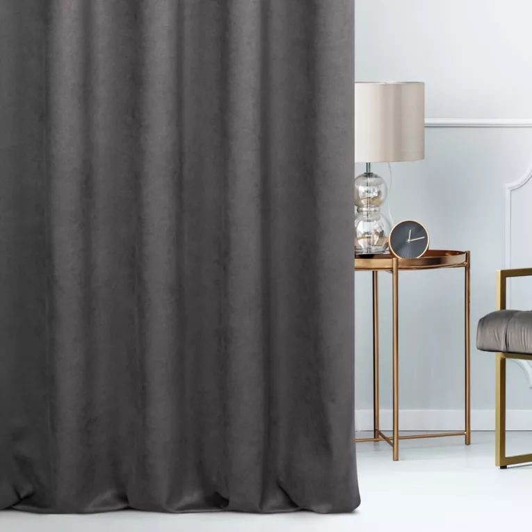 Zasłona szyta na taśmie 5 cm szara z miękkiej tkaniny o welurowej strukturze
