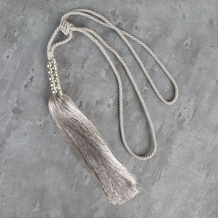 Dekoracyjny sznur NIVA do upięć z chwostem
