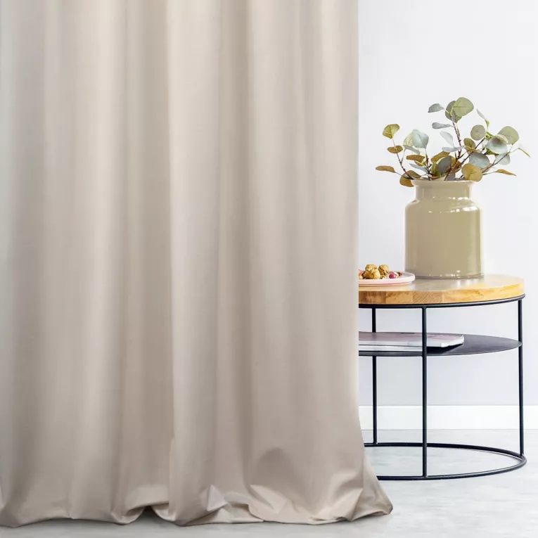 Zasłona szyta na taśmie 5 cm szarobeżowa z miękkiej tkaniny welwetowej