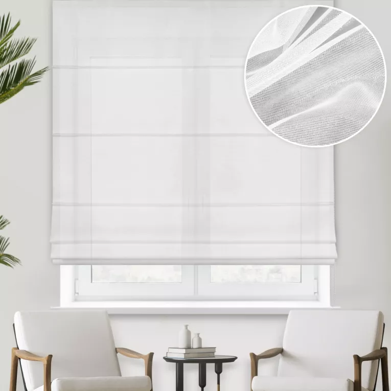 Roleta rzymska biała z połyskliwej tkaniny PERU, wykończona obciążnikiem