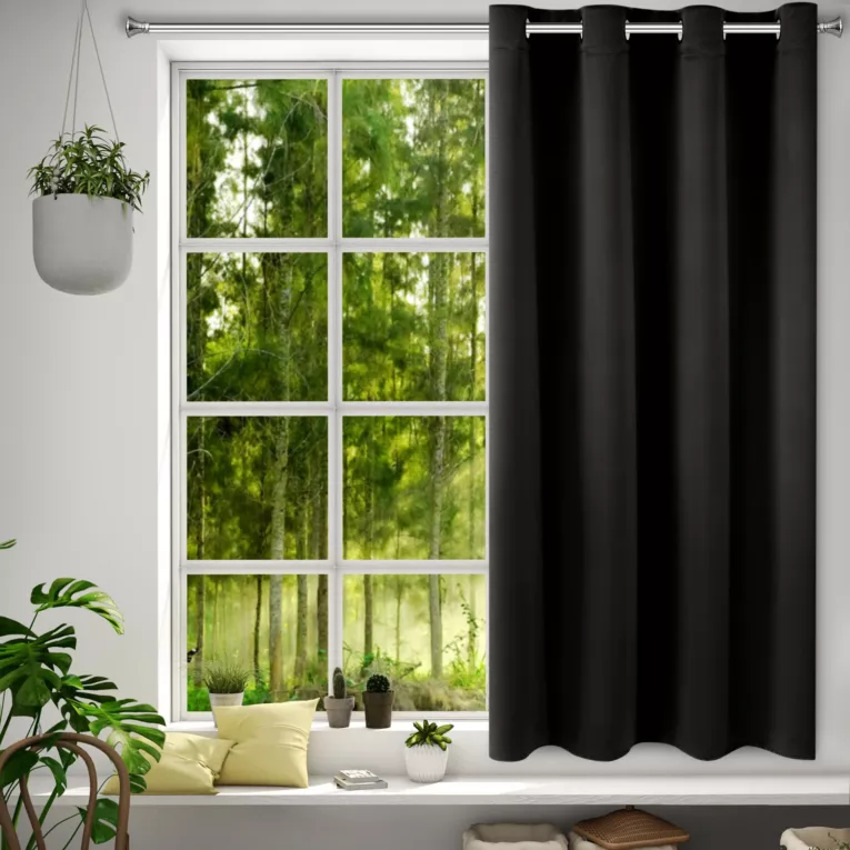 Zasłona czarna zaciemniająca gładka półmatowa 140x175 cm przelotka - LOGAN