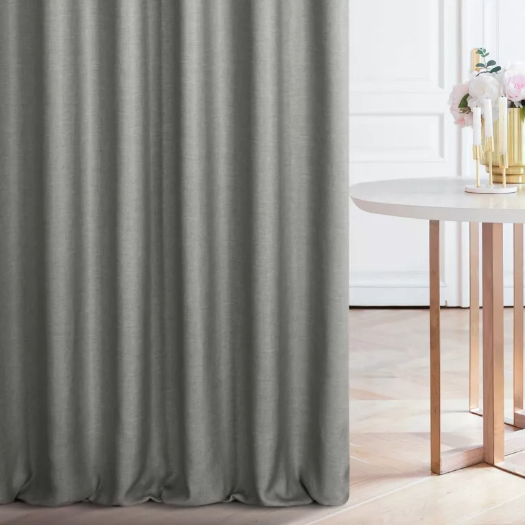 Zasłona szyta na taśmie 5 cm srebrna z miękkiej tkaniny z naturalnym splotem