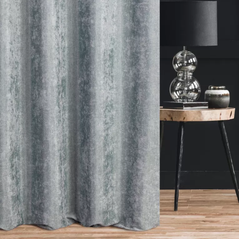 Zasłona szyta na taśmie 5 cm BRIANNA jasnomiętowa miękka szenilowa o wyraźnym splocie i lekkim połysku