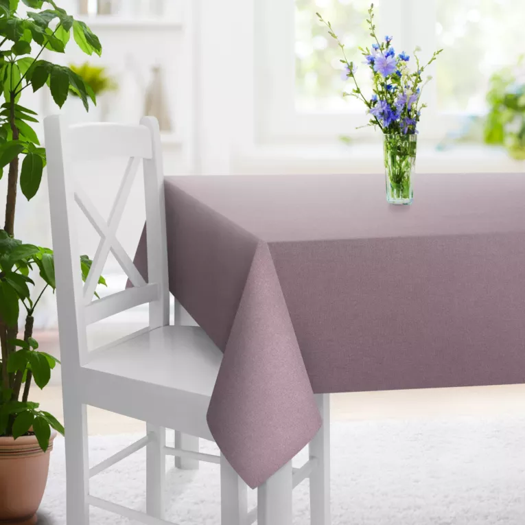 Obrus szyty wrzosowy z miękkiej tkaniny o welurowej strukturze