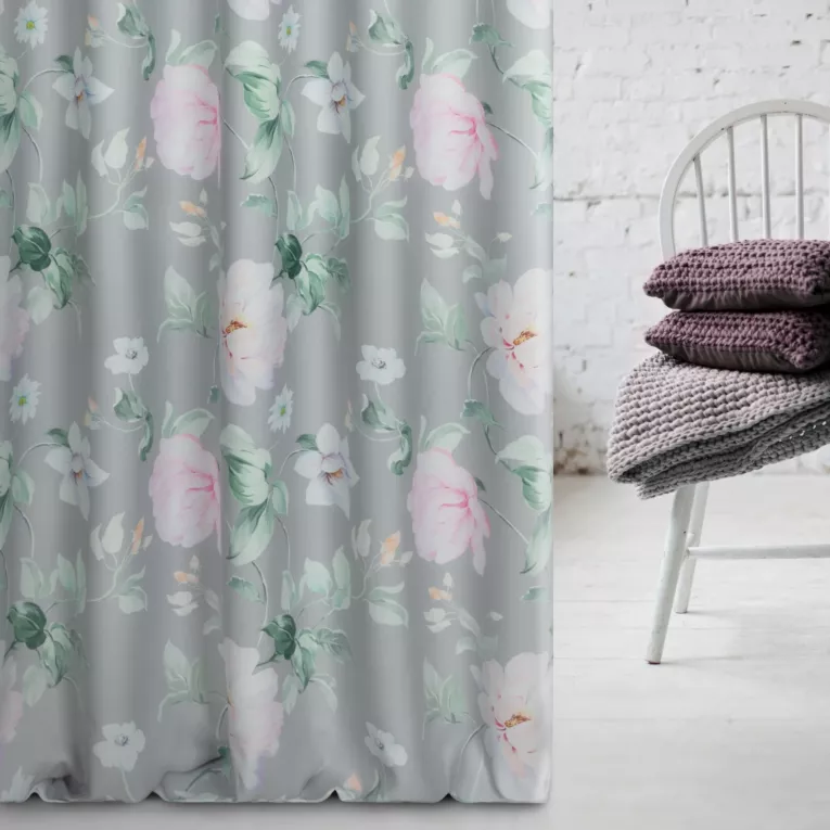 Zasłona szyta na taśmie 5 cm jasnoszara z miękkiej tkaniny o naturalnym splocie z kwiatowym wzorem