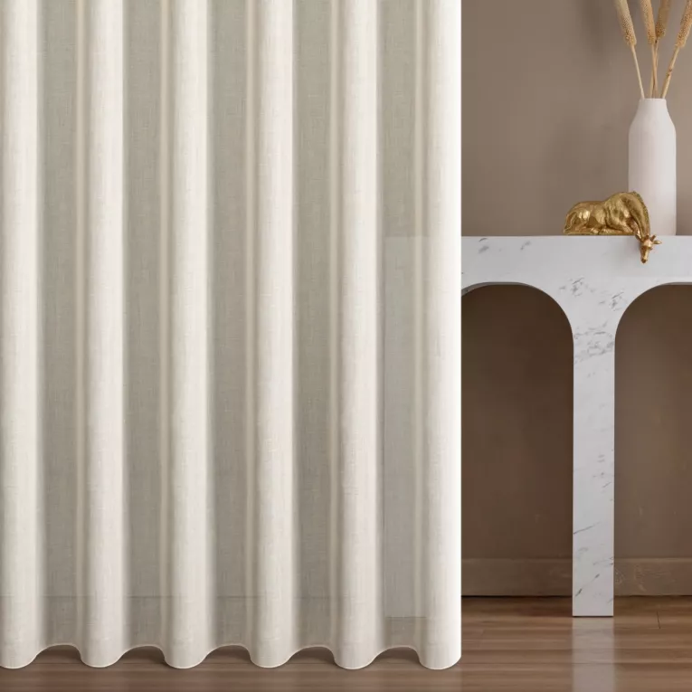 Firana szyta na flexach beżowa z gładkiej matowej etaminy o naturalnym splocie