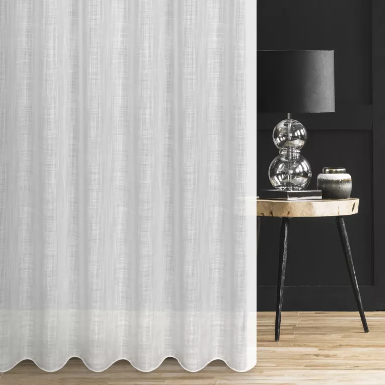 Firana szyta na taśmie 5 cm biała z gładkiej matowej etaminy o naturalnym splocie, wykończona obciążnikiem